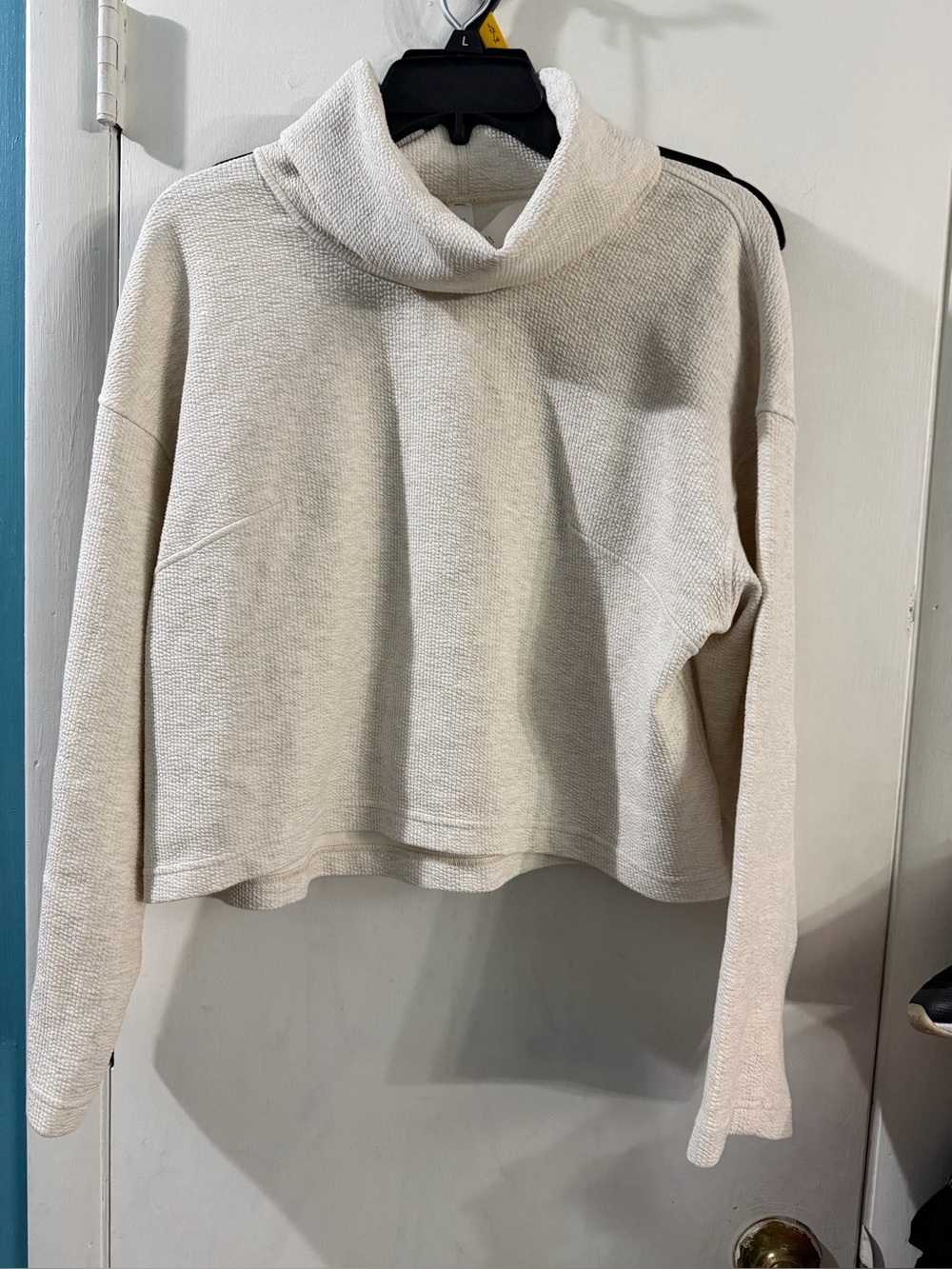 Lululemon Size M/L Retreat Yourself Pullover